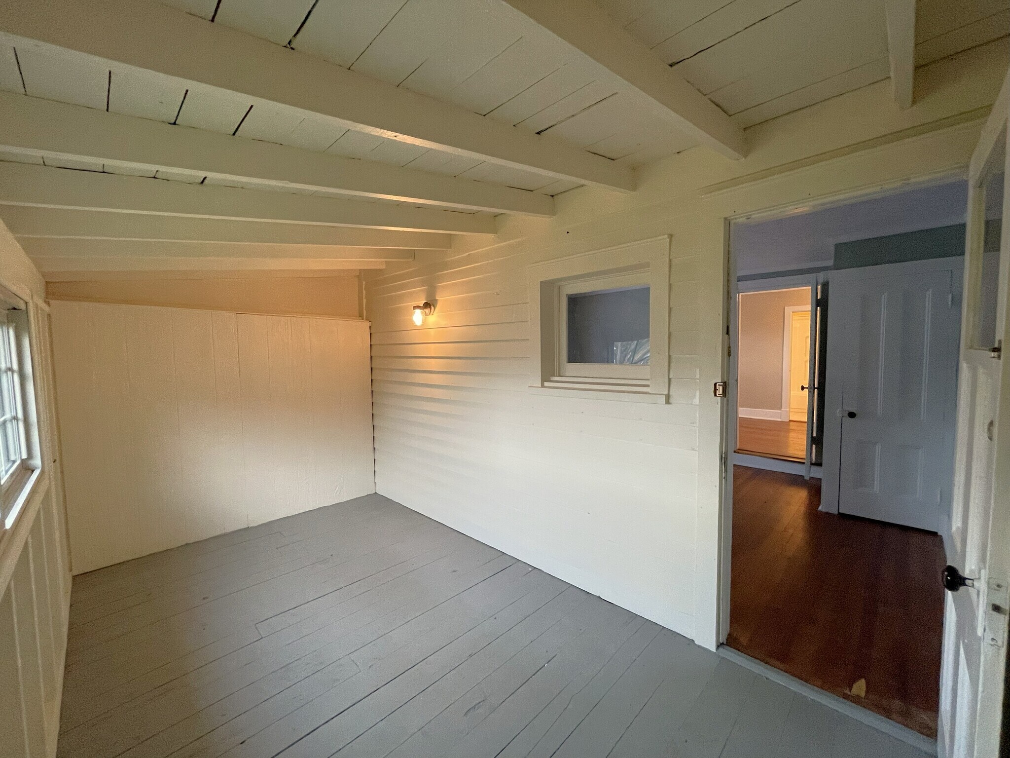 Sunroom Two - 636 W Gray St