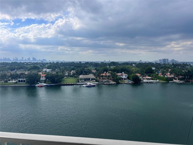 Building Photo - 5838 Collins Ave