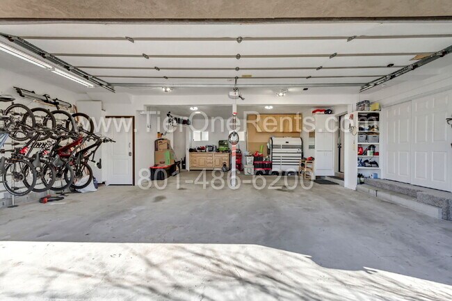 Building Photo - This property offers a NO DEPOSIT option a...