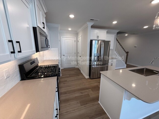 Building Photo - 907 Elderberry Wy