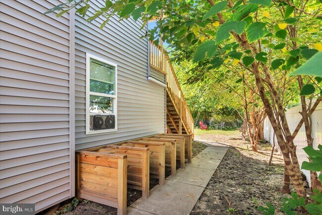 Building Photo - 220 Delsea Dr