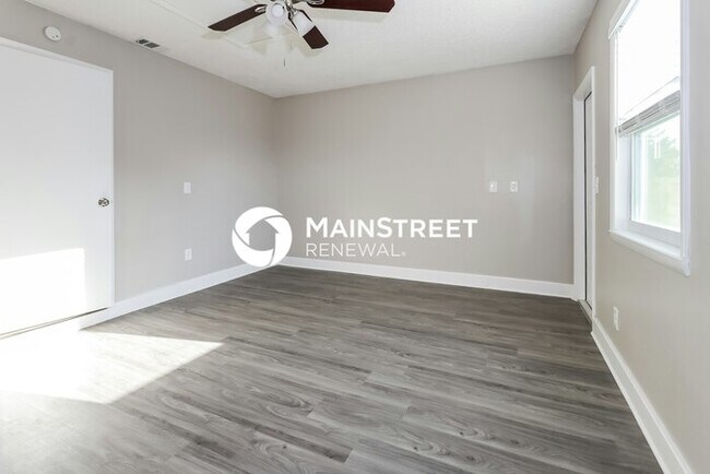 Building Photo - 3 Bedroom Pet-Friendly Home in PORT ST LUCIE, FL with Main Street Renewal