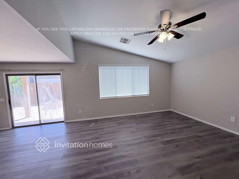 Building Photo - 1551 E Betsy Ln