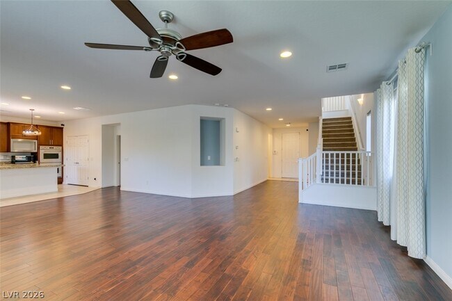 Building Photo - 10465 Saddle Mountain St