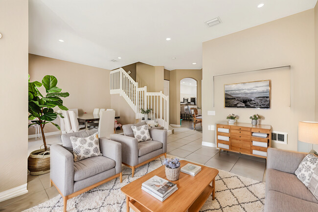 Building Photo - 1394 Harbor View W