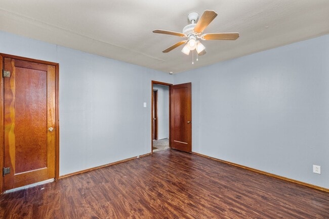 Building Photo - Spacious St. Ann Home with Large Detached ...