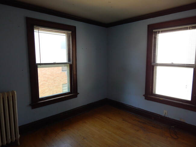 Bedroom 2 View 1 - 208 S Bassett St