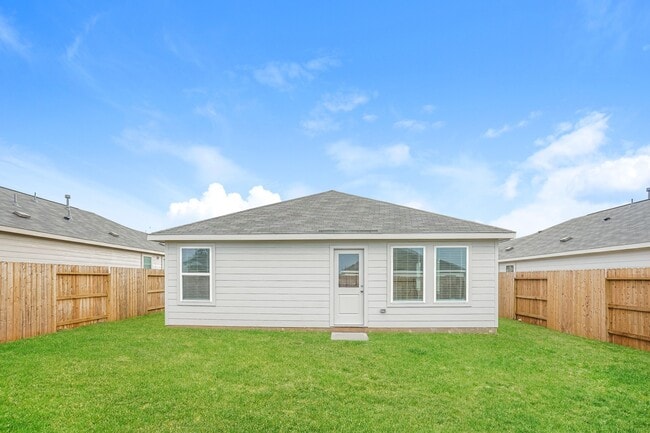 Building Photo - 319 Bush Mdw Ln