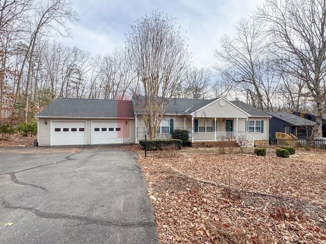 Building Photo - 3 Bedroom/2 Bath Lake Monticello Monticello Rental