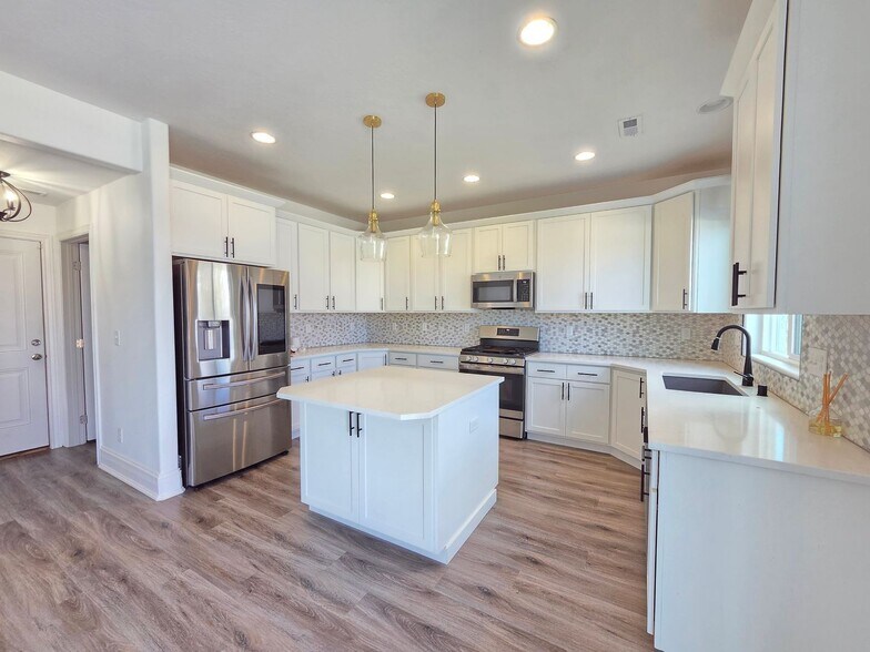 Building Photo - 13122 W 1st Ave