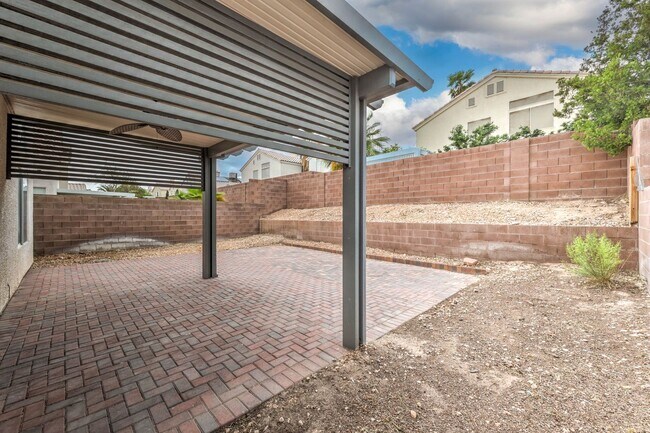 Building Photo - Newly Updated 4Bed/2Bath/2Car- residence located in NW Las Vegas community with NO HOA!