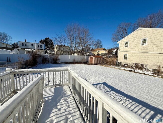 Building Photo - 33 Center Ave