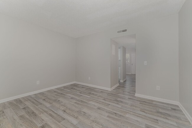 Building Photo - 723 Old Liberty Rd