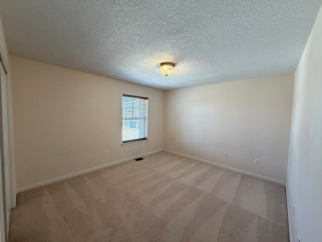 Building Photo - 6216 Calle Vizcaya NW