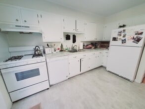 Building Photo - 13 Elmwood St