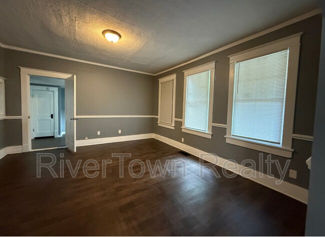 Building Photo - 1027 Stonewall St
