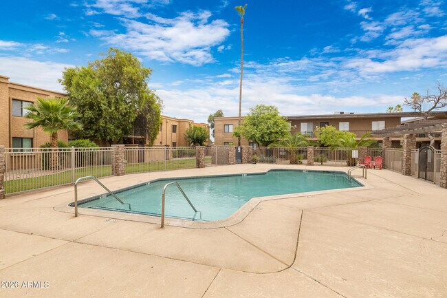 Building Photo - 7110 E Continental Dr