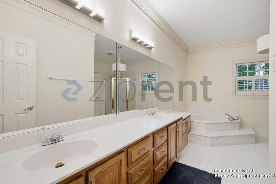 Building Photo - 2862 Clary Hill Dr