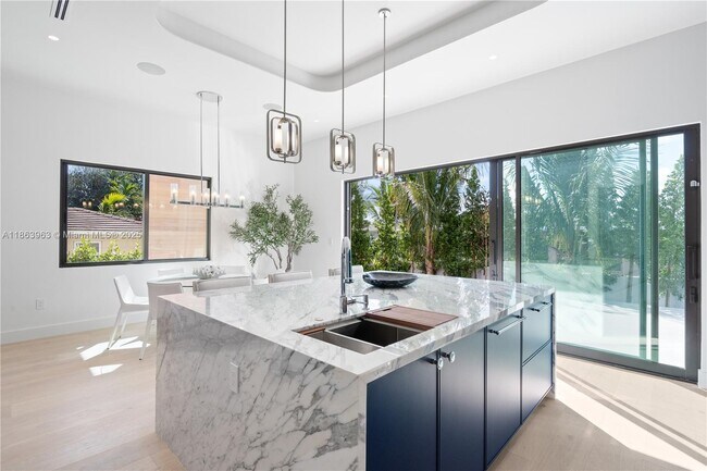 Building Photo - 9132 Dickens Ave