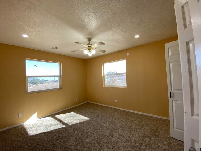 Building Photo - 72 Aspen Dr