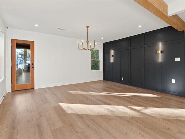 Building Photo - 3452 Beech Dr