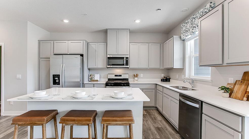 Building Photo - 17040 Dysart Pl