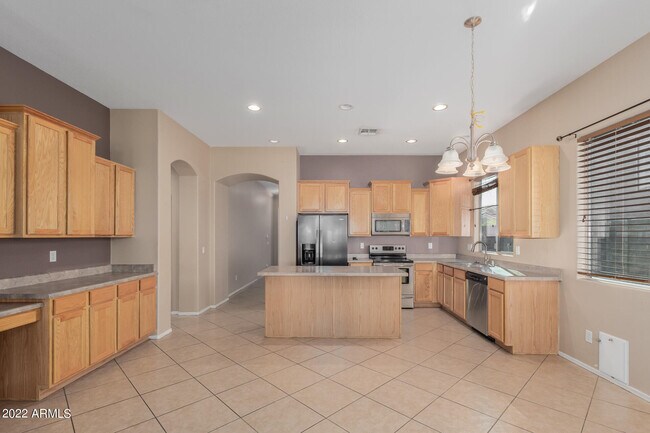 Building Photo - 14440 W Redfield Rd