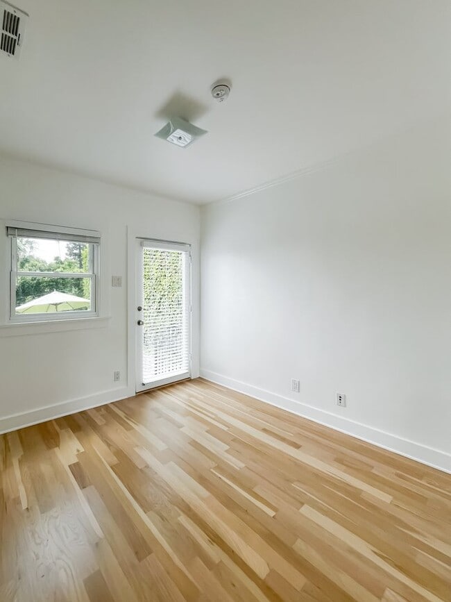 Building Photo - Unbelievable Stand-Alone 2-Bedroom House in Prime West Hollywood Hills