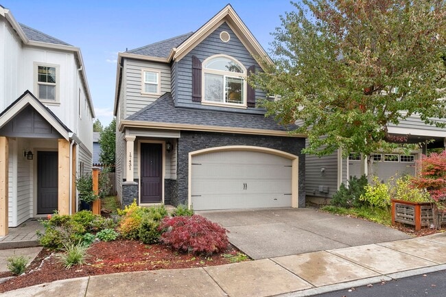 Building Photo - Beautiful 4-bdr/2.5 bath Hillsboro home w/ fireplace near nature area, Intel, Nike, and more