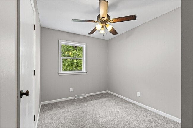 Building Photo - 4512 Salem Dr
