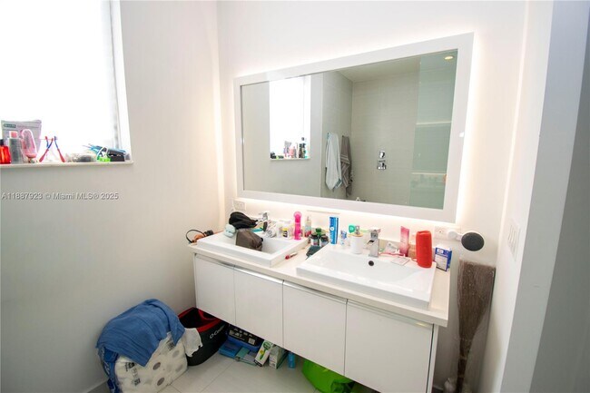 Building Photo - 6320 NW 104th Path