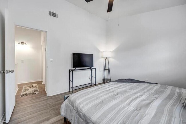 Building Photo - 111 E 1st St