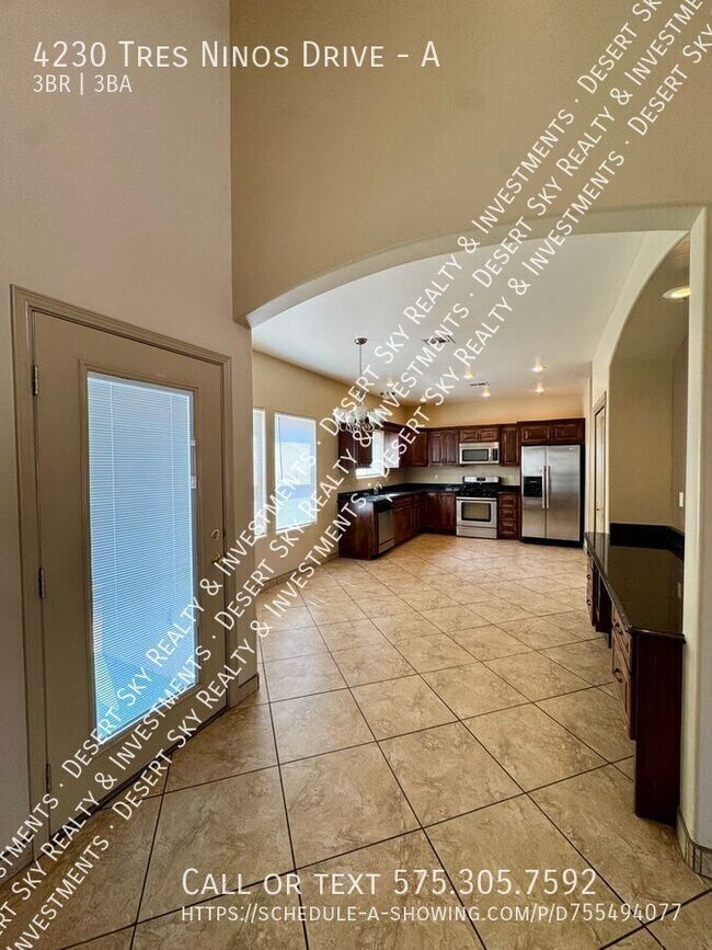 Building Photo - 4230 Tres Ninos Dr
