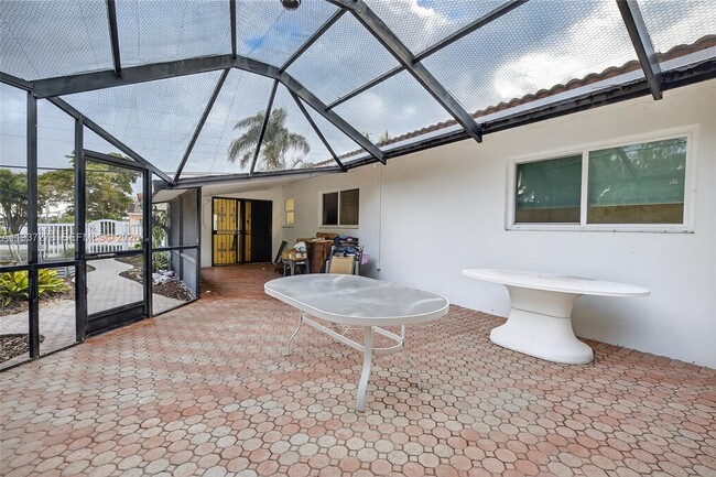 Building Photo - 2500 NE 209th Terrace