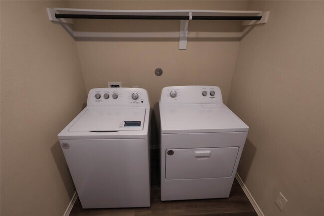 Building Photo - 9315 Colonial Bent Pl