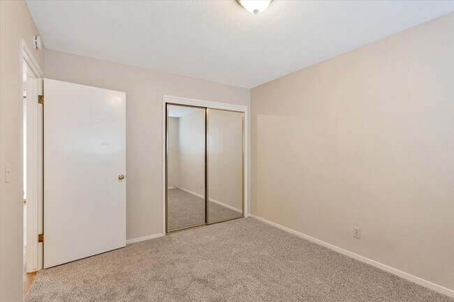 Building Photo - Tri-Level Home in Los Gatos