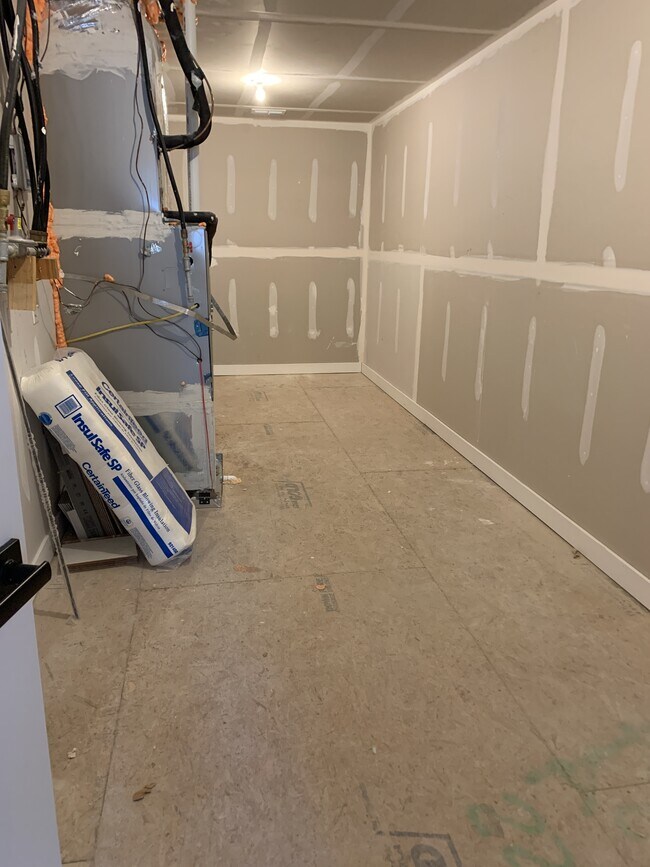 Building Photo - 2325 Hazel Wy