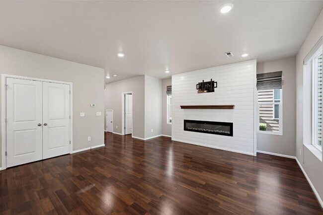 Building Photo - 3919 Jett Ln