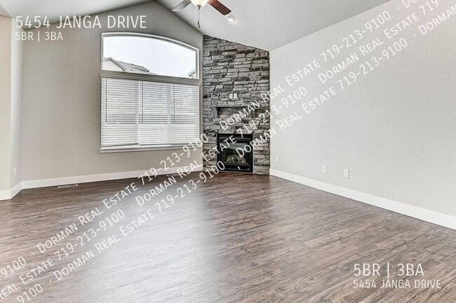 Building Photo - 5454 Janga Dr