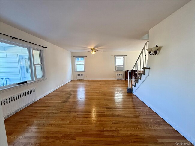 Building Photo - 518 W Olive St