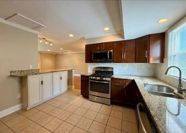 Building Photo - 6862 N Windwood Dr