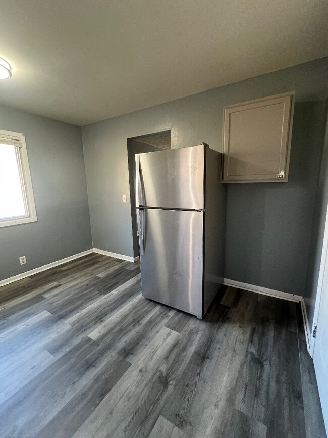 Building Photo - 11226 Roxbury Dr