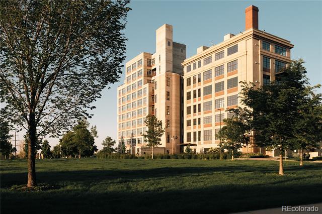 Building Photo - 2000 Little Raven St