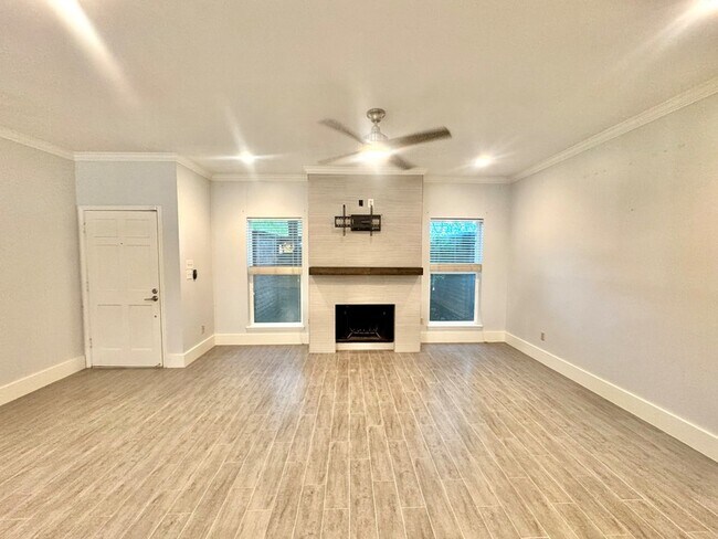 Building Photo - 2323 Bering Dr