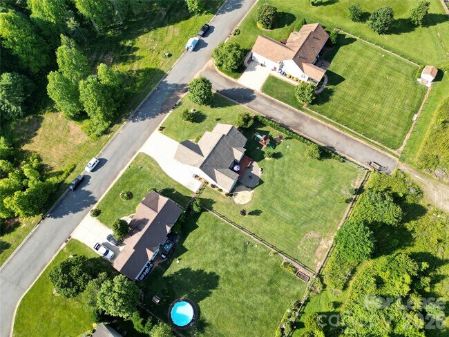 Building Photo - 141 Logan Ridge Dr