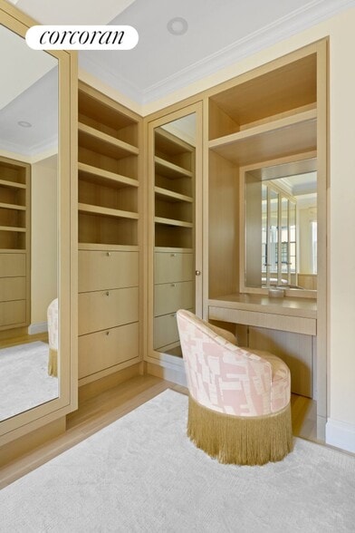 Building Photo - 28 E 10th St