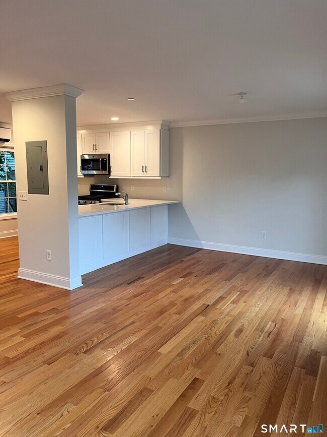 Building Photo - 20 3rd St