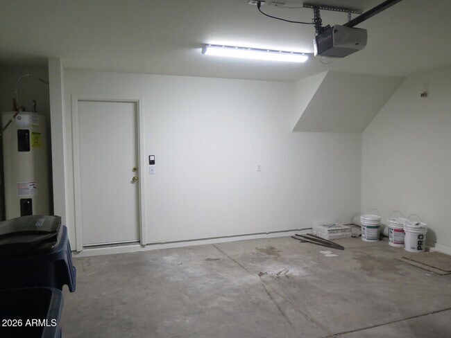 Building Photo - 3331 S Chaparral Rd