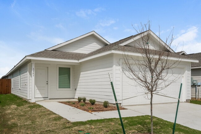 Building Photo - 1243 Maple St