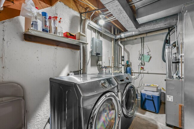 Building Photo - 334 Plumwood Ct